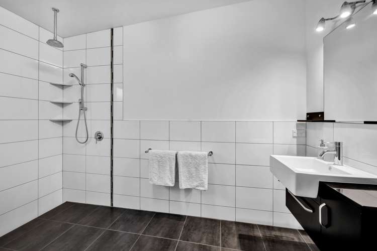 12 Leatham Avenue Strandon_16