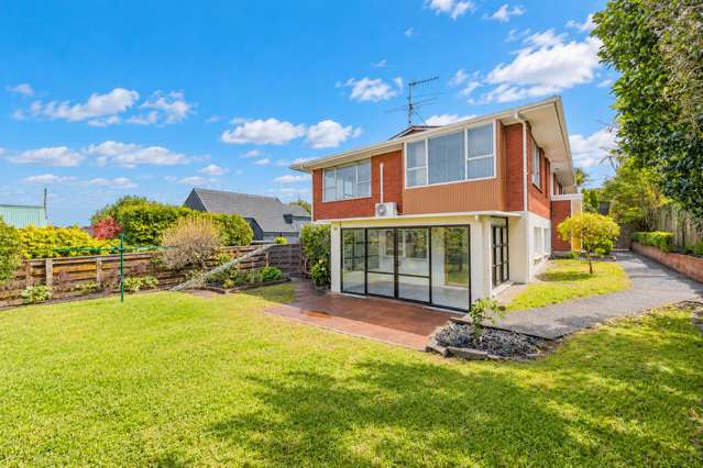 Spacious Remuera Living in the Double Grammar Zone