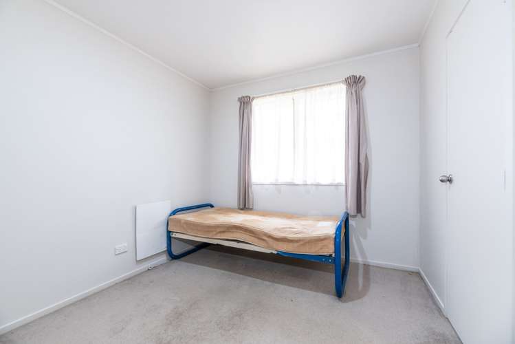 6 Dovey Place Massey_13