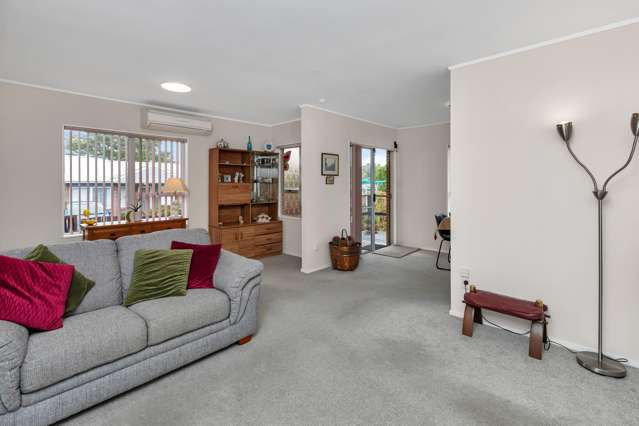 2/16 Cypress Gardens Place Onerahi_4