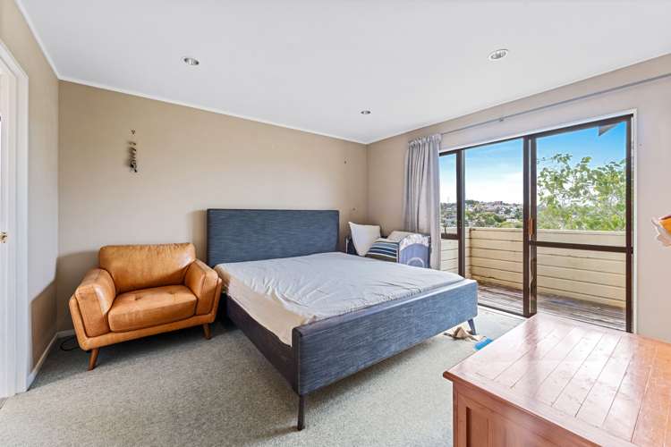 2/12 Helicon Place Totara Vale_8