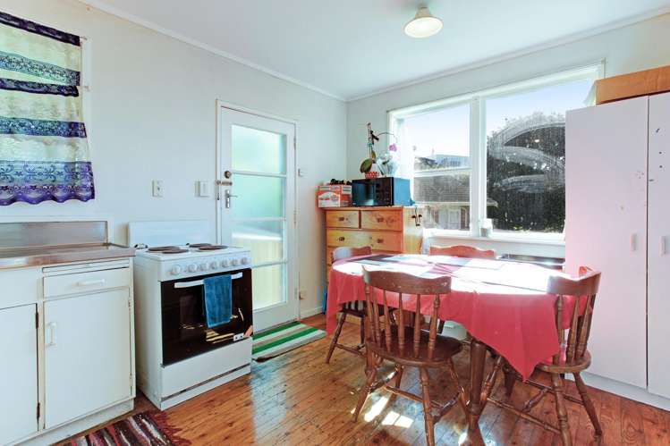 6/64a Ngatiawa Street_3