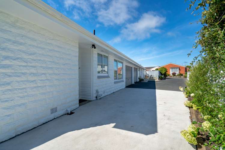 99a Easther Crescent Kew_19