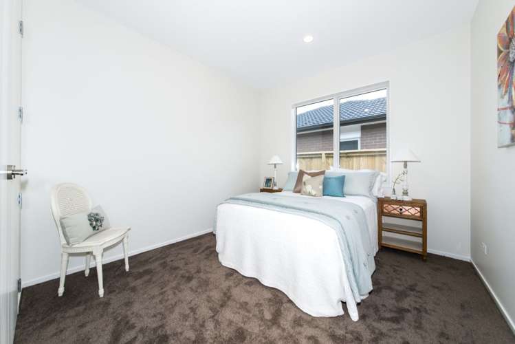 12 Ruth Craig Place Stanmore Bay_14