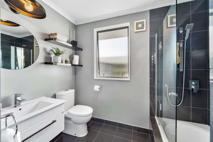 1/26 Waiora Road Stanmore Bay_14