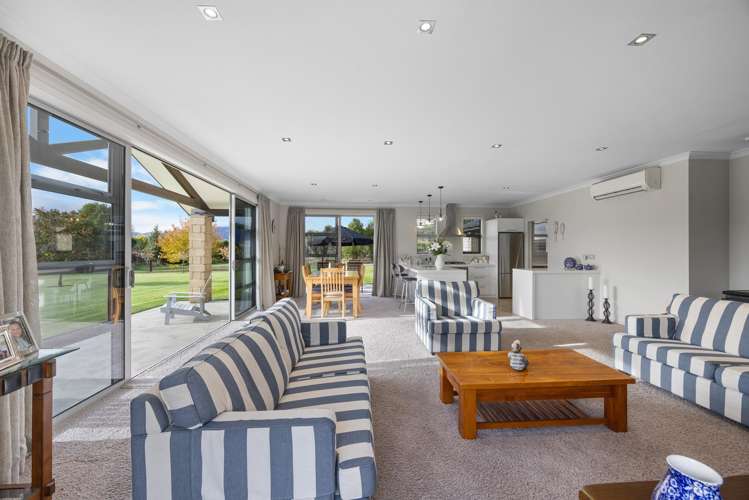 8 Hidden Hills Drive Wanaka_5