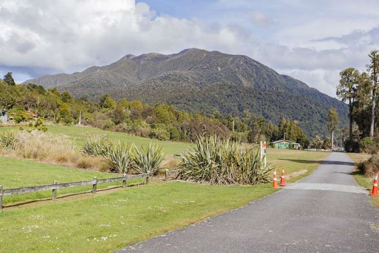 2 Iveagh Bay Drive Moana_12