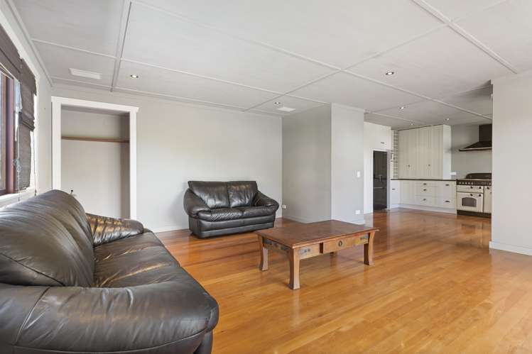 506 Ocean Road Whangamata_21