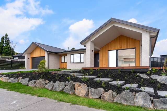 Brand New, Modern Luxury & Coastal Views