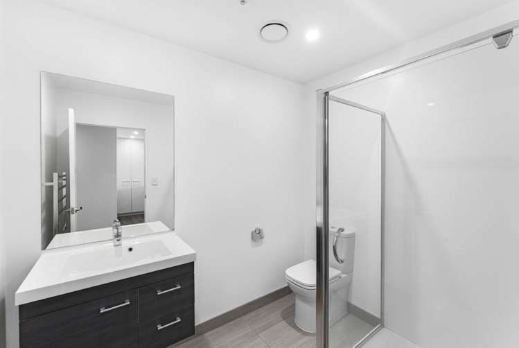 212/8 Thompson Park Road Mount Wellington_6