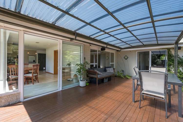 10 Neale Avenue Stoke_11