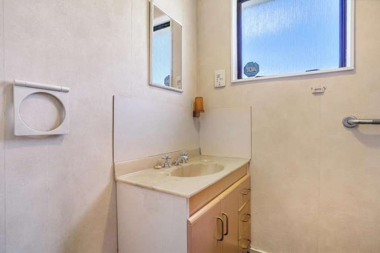 42 & 44 Bungalow Hill Road Colac Bay_11