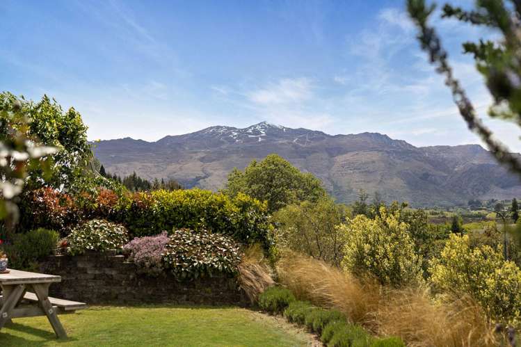 2 Bramshill Drive Lower Shotover_30