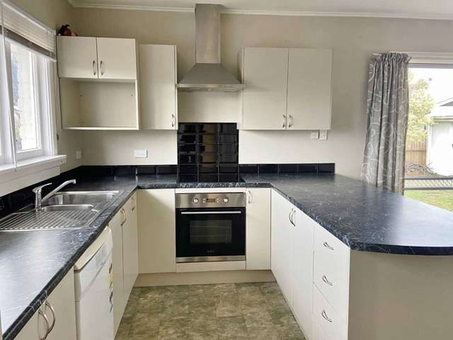 52 Dunstan Crescent Hornby_2