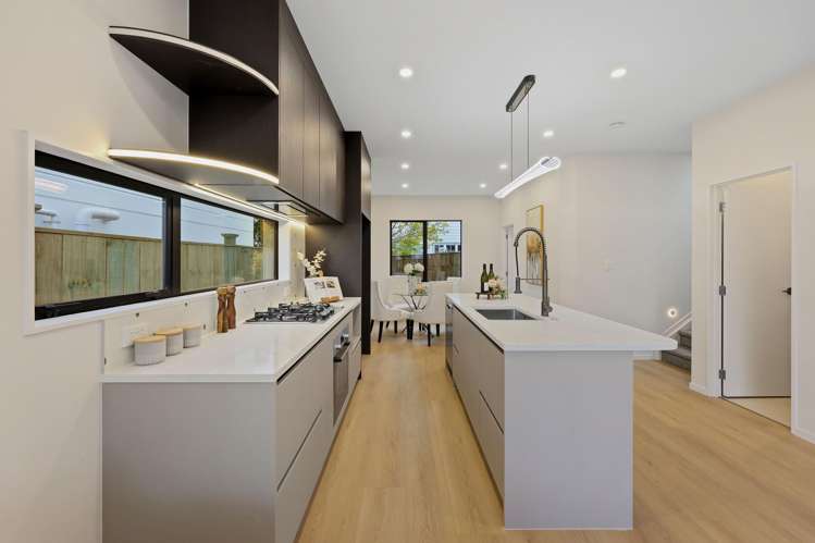 44 Bradbury Road Botany Downs_10