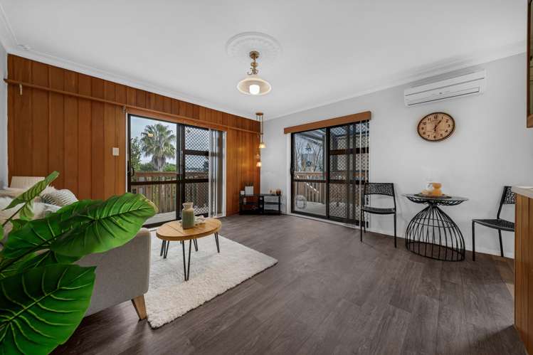 2/8 Millbrook Road Henderson_4