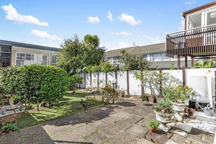 2/84 Long Drive St Heliers_23