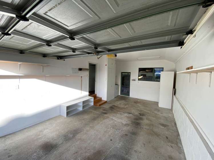 37 Pohutukawa Avenue Red Beach_12