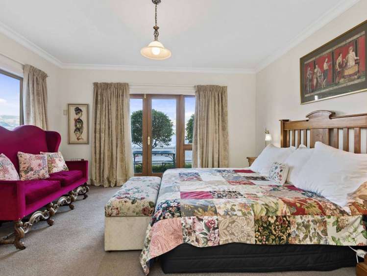 7 Beach Road Akaroa_13