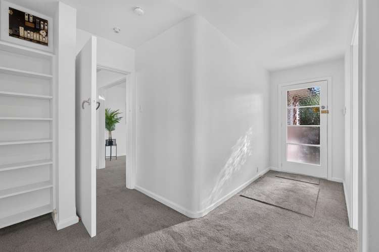 93 Gayhurst Road Dallington_15