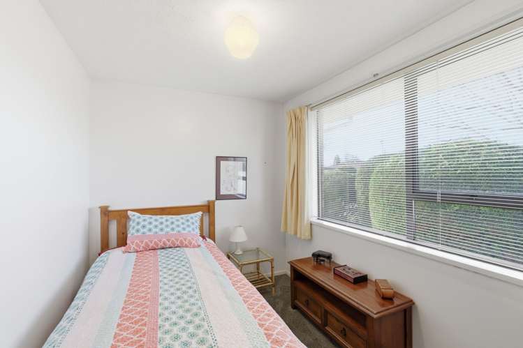2/1 Karnak Crescent Avonhead_12