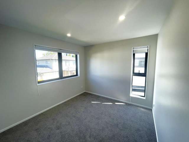 A/54 Royal View Road Te Atatu South_4