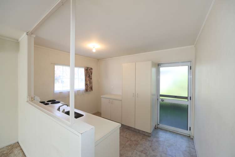 910a Willowpark Road North Mayfair_13