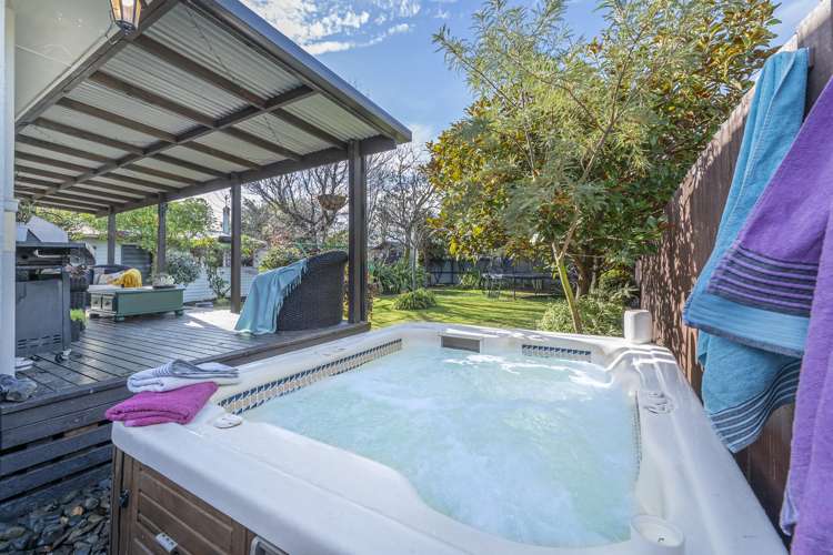 6 Clayton Road Amberley_17