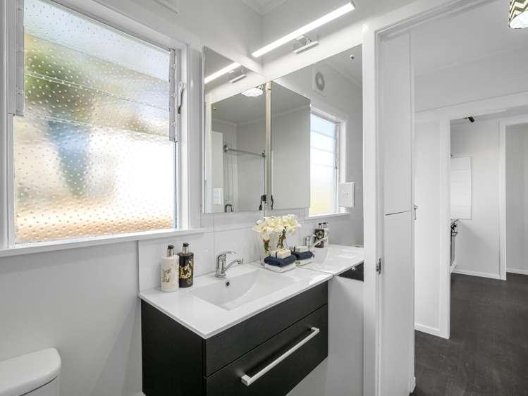 2/6 Tallington Crescent Torbay_13