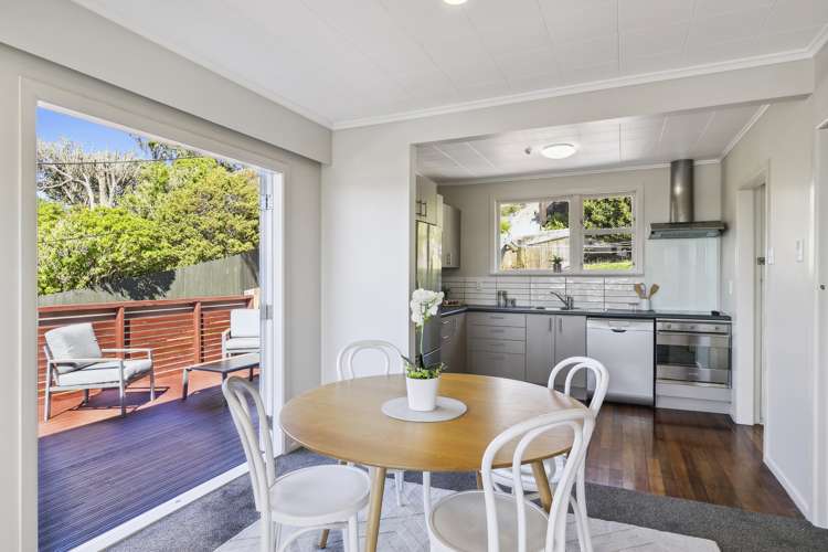 15 Kahikatea Grove Paparangi_4