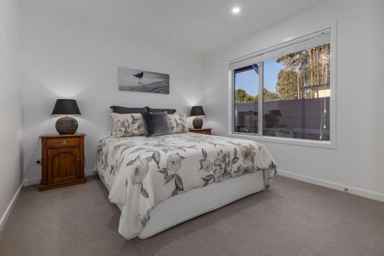 25 Phoenix Palms Grove Levin_16