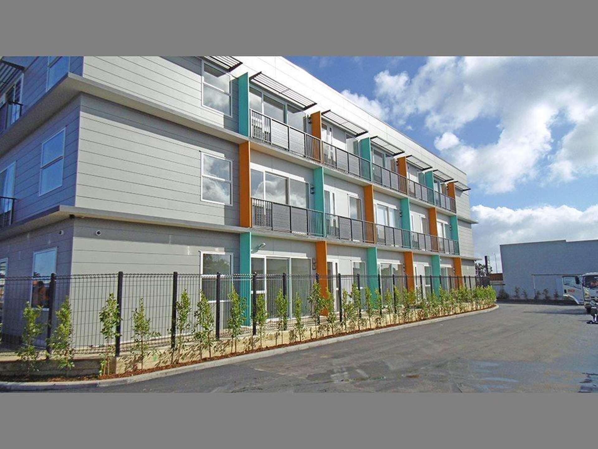 215/19 Charles St 10695_0