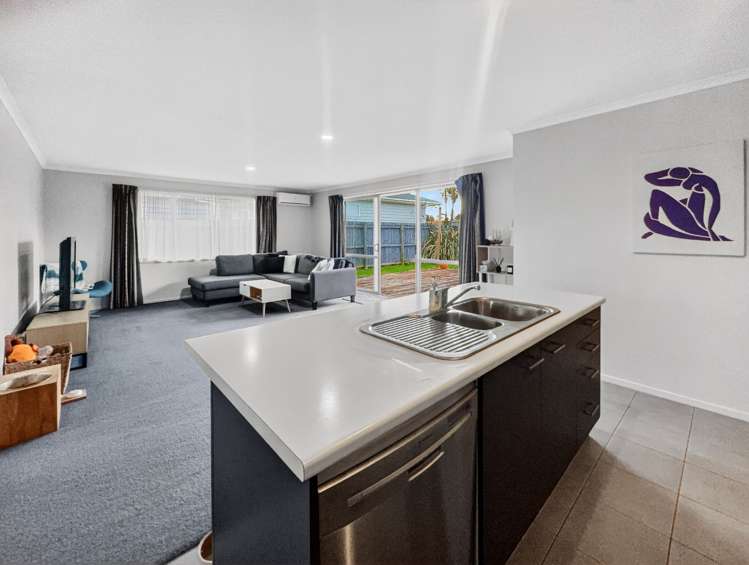 16 Aitkenhead Court Parakai_5
