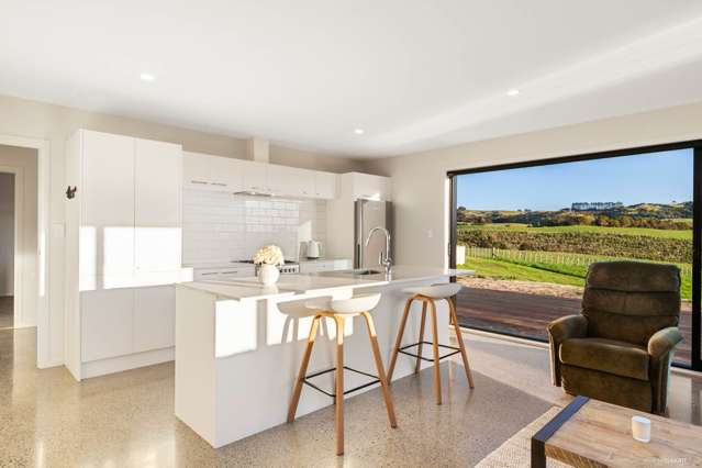 76 Munros Road Clevedon_2