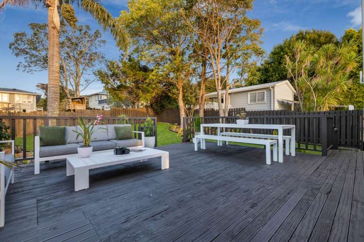 19 Highland Avenue Titirangi_11