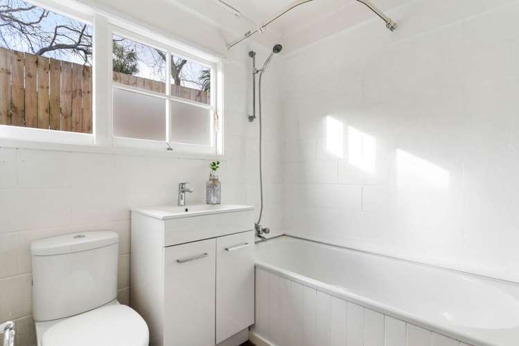 2/14 Andrea Place Sunnyhills_11