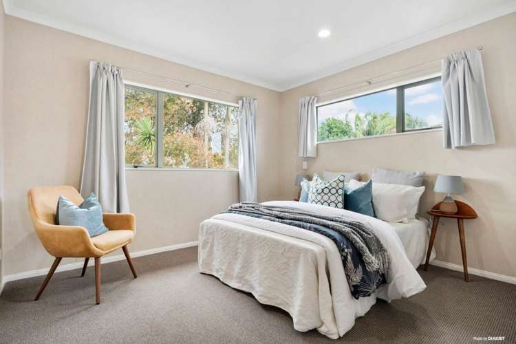 8 Dalcross Drive Flat Bush_10