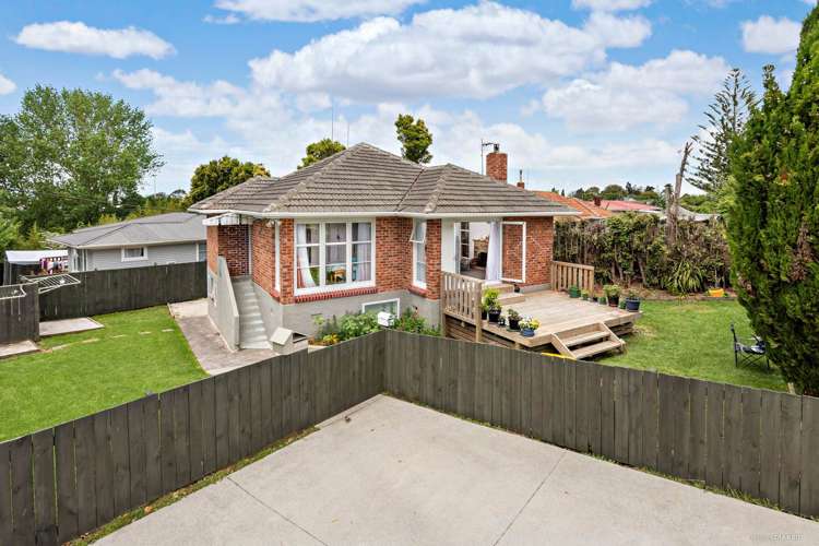 1/9 Nile Road Kelston_1