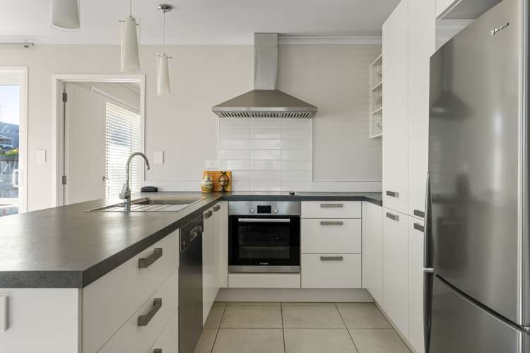 146 Puhirake Crescent Pyes Pa_3