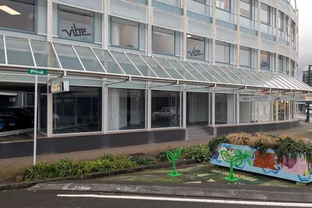 Great Retail/Office- Corner with profile