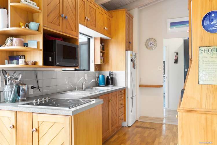 79 Rosecamp Road Beach Haven_10