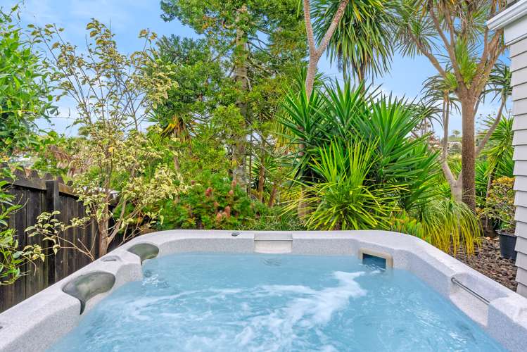 532 Beach Road Murrays Bay_9