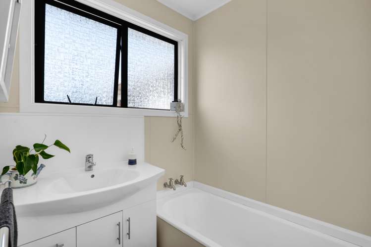 82 Blake Street Waitara_20