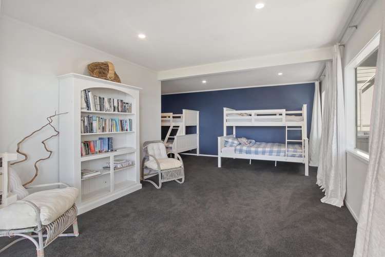 16a Crispe Road Clarks Beach_18