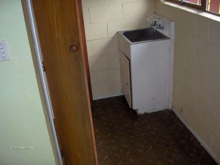 2/231 Queen Street Pukekohe_5