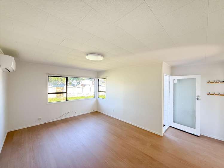 21 Silverstone Place 11401_1