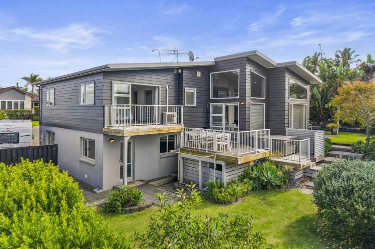 60 Chesterfield Way Orewa_37