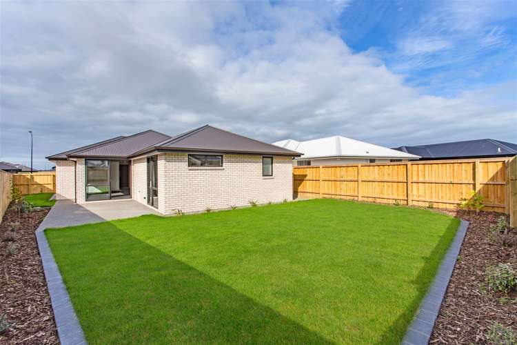 8 Jasmine Street Woodend_11
