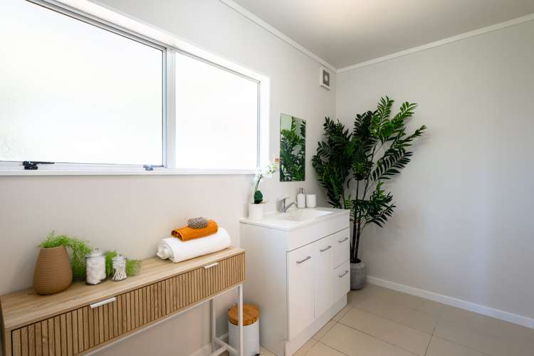 2/13 Fairclough Road Beach Haven_13