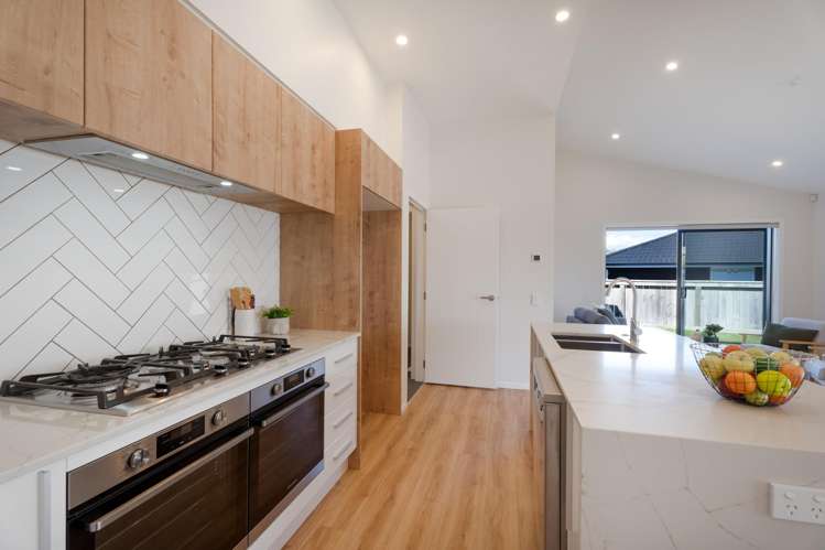 23 Queen Charlotte Drive Aotea_6